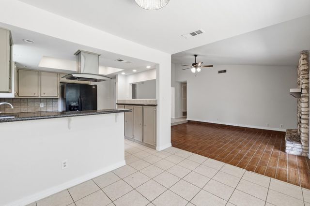 10218 Missel Thrush DR, Austin, TX 78750