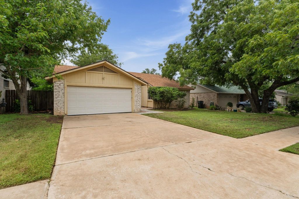 10218 Missel Thrush DR, Austin, TX 78750
