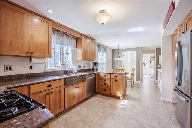 16 Alleyns Rise, Perinton, NY 14450