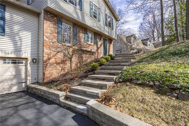 16 Alleyns Rise, Perinton, NY 14450