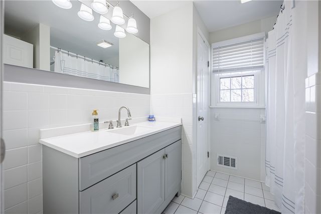 16 Alleyns Rise, Perinton, NY 14450