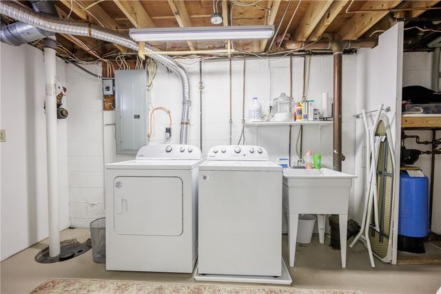 16 Alleyns Rise, Perinton, NY 14450