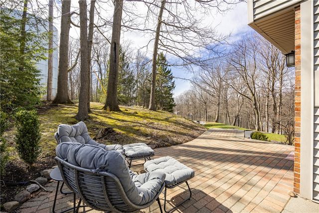 16 Alleyns Rise, Perinton, NY 14450