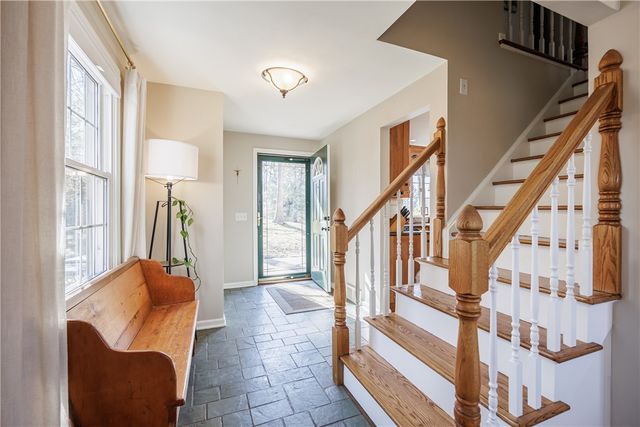 16 Alleyns Rise, Perinton, NY 14450