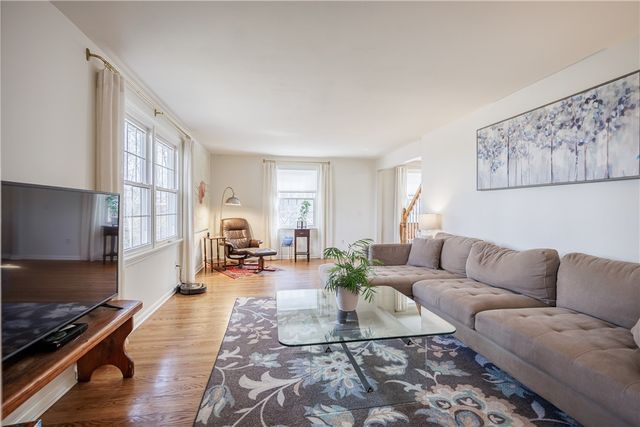 16 Alleyns Rise, Perinton, NY 14450