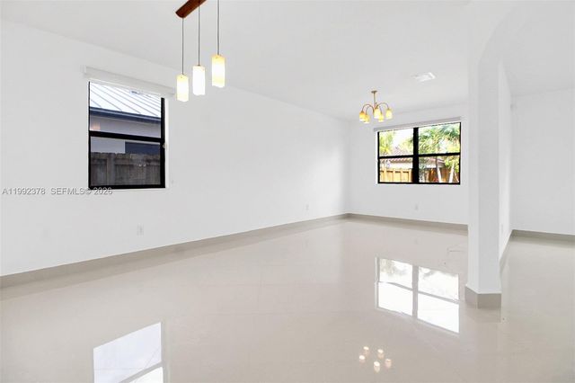 15267 SW 173rd Ln, Miami, FL 33187