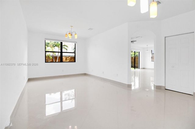 15267 SW 173rd Ln, Miami, FL 33187