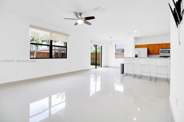 15267 SW 173rd Ln, Miami, FL 33187