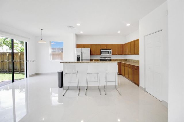 15267 SW 173rd Ln, Miami, FL 33187