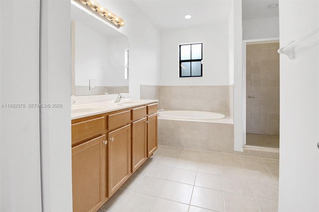 15267 SW 173rd Ln, Miami, FL 33187