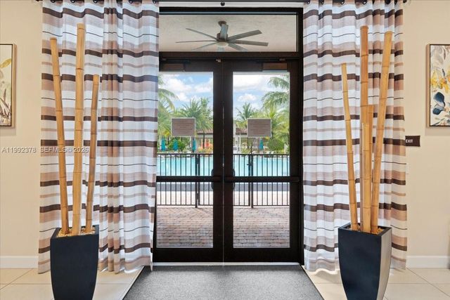 15267 SW 173rd Ln, Miami, FL 33187