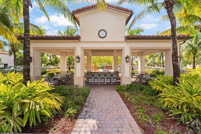 15267 SW 173rd Ln, Miami, FL 33187