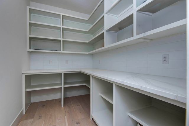 6006 S Holland Avenue, Springfield, MO 65810