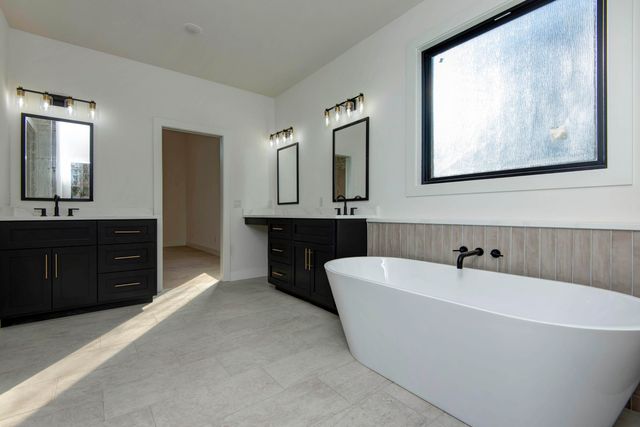 6006 S Holland Avenue, Springfield, MO 65810