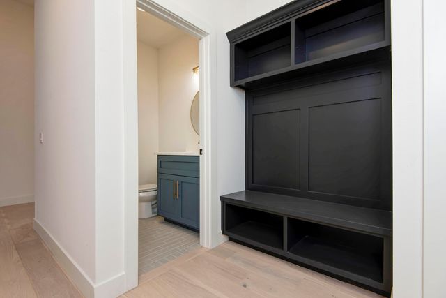 6006 S Holland Avenue, Springfield, MO 65810