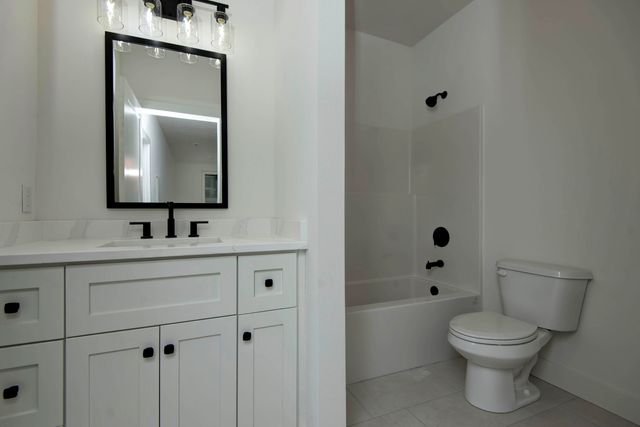 6006 S Holland Avenue, Springfield, MO 65810