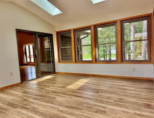 945 Cambridge Court, Altoona, WI 54720