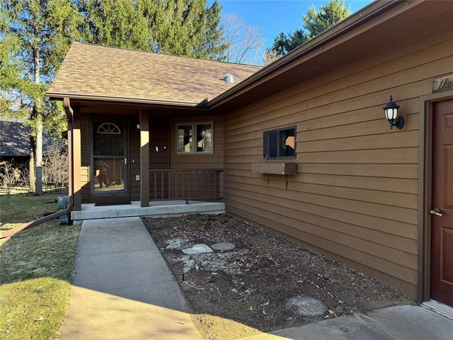 945 Cambridge Court, Altoona, WI 54720