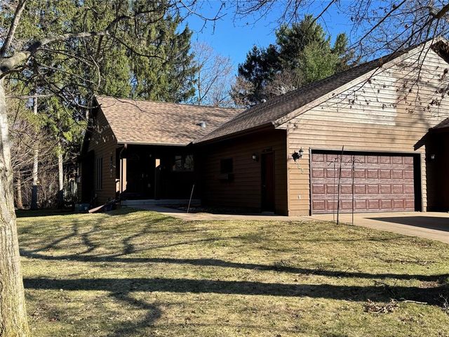 945 Cambridge Court, Altoona, WI 54720