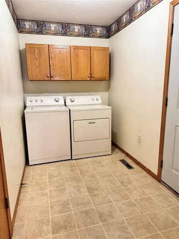 945 Cambridge Court, Altoona, WI 54720