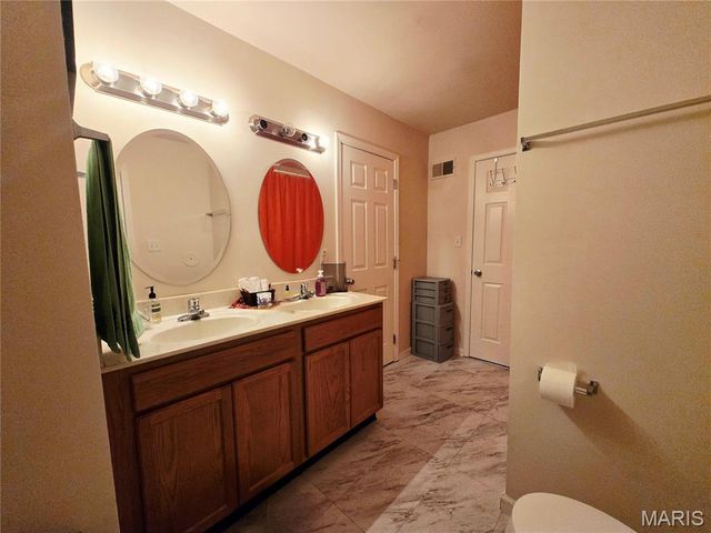 1367 Pennsylvania Avenue, East St Louis, IL 62205