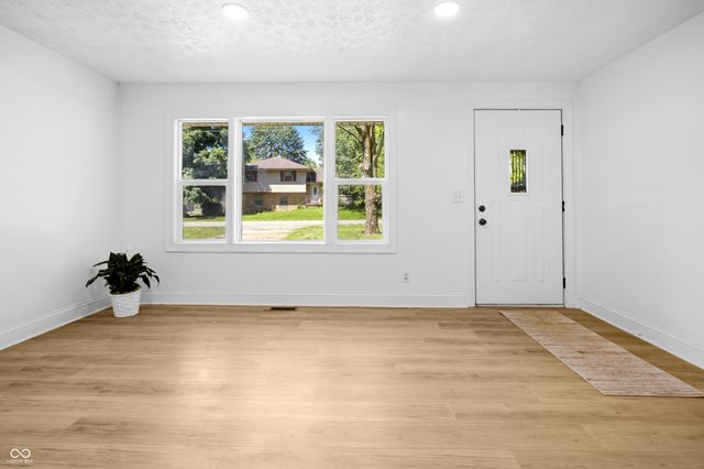 5961 N 200 W, Columbus, IN 47201