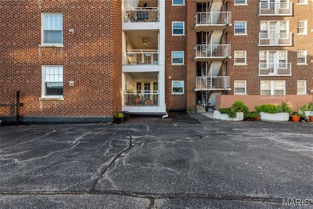 5510 Waterman Boulevard 202, St Louis, MO 63112