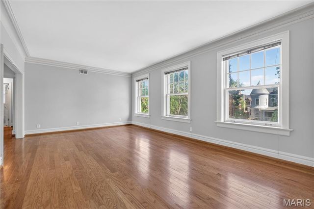5510 Waterman Boulevard 202, St Louis, MO 63112