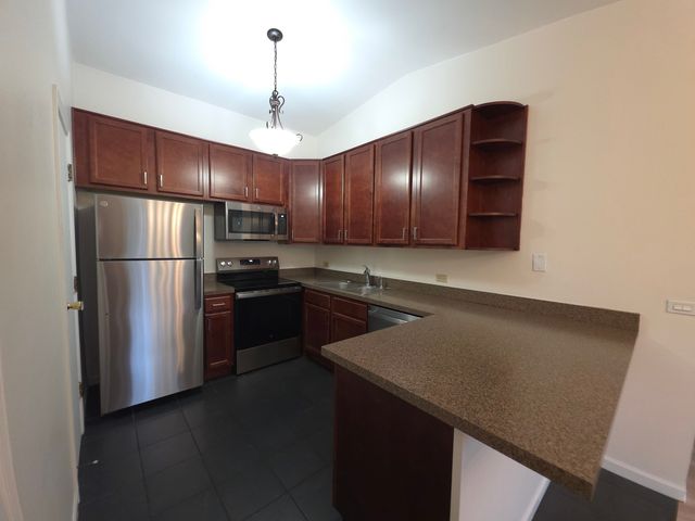 6008 Forest View Road 3C, Lisle, IL 60532