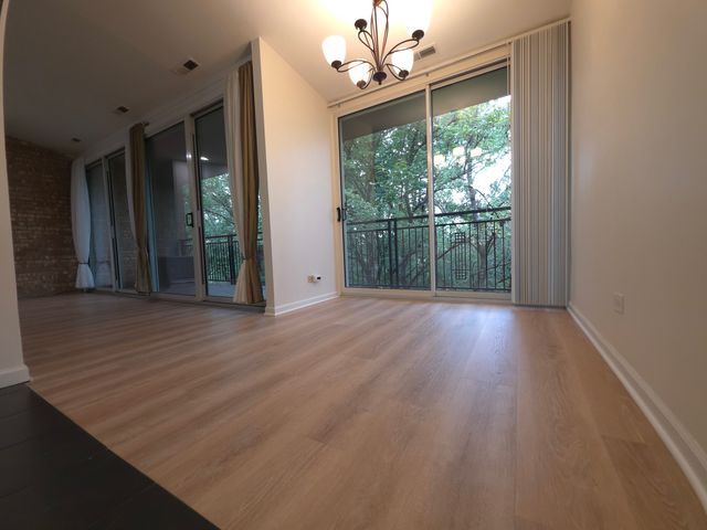 6008 Forest View Road 3C, Lisle, IL 60532