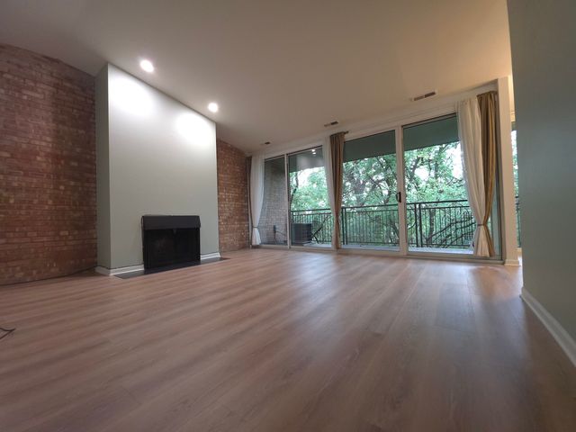 6008 Forest View Road 3C, Lisle, IL 60532