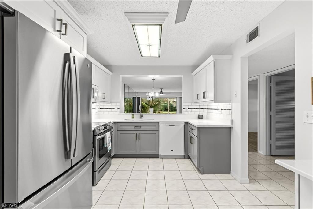 784 Landover CIR 104, NAPLES, FL 34104 — photo 5