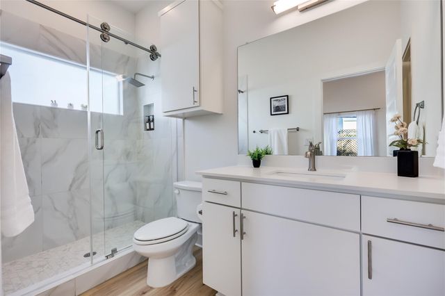 1209 E Saint Johns Ave A, Austin, TX 78752