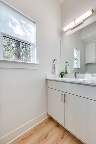 1209 E Saint Johns Ave A, Austin, TX 78752