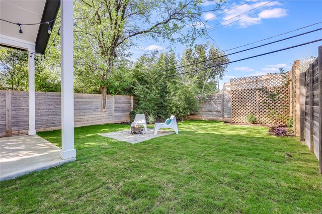 1209 E Saint Johns Ave A, Austin, TX 78752