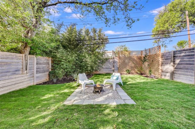 1209 E Saint Johns Ave A, Austin, TX 78752