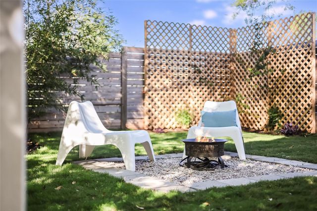 1209 E Saint Johns Ave A, Austin, TX 78752