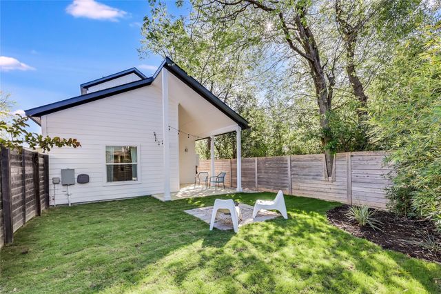 1209 E Saint Johns Ave A, Austin, TX 78752