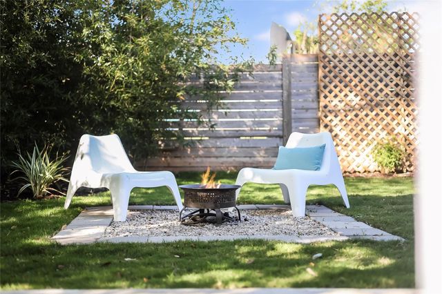 1209 E Saint Johns Ave A, Austin, TX 78752