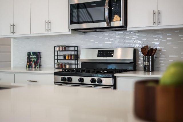 1209 E Saint Johns Ave A, Austin, TX 78752