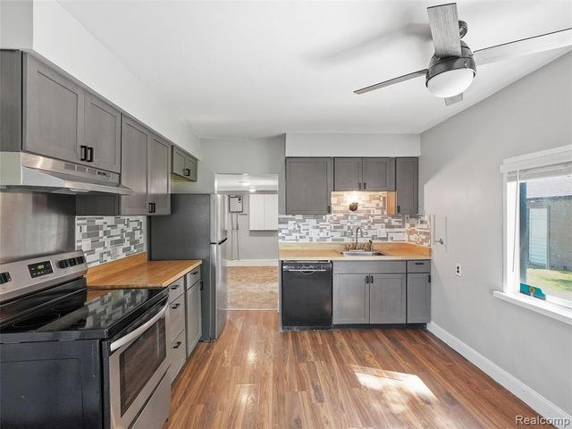 16853 Helen Street, Southgate, MI 48195