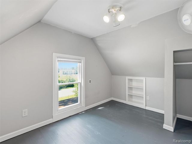 16853 Helen Street, Southgate, MI 48195