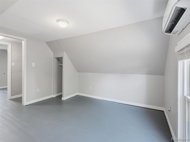 16853 Helen Street, Southgate, MI 48195