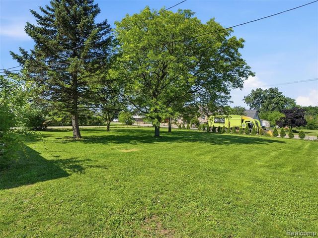 16853 Helen Street, Southgate, MI 48195