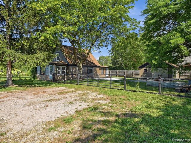16853 Helen Street, Southgate, MI 48195
