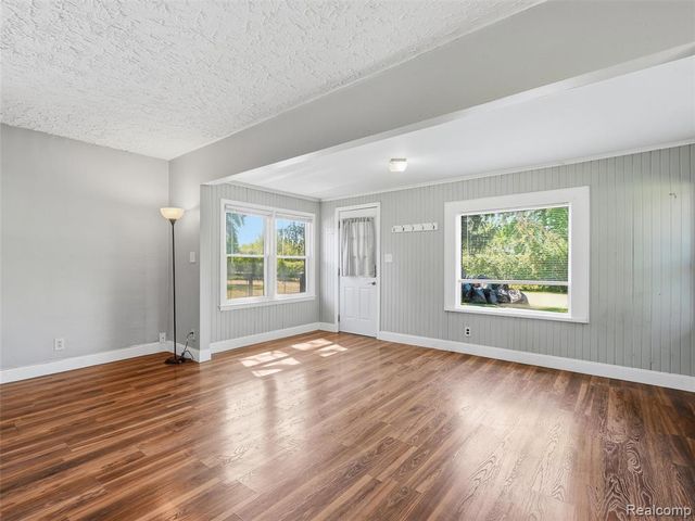 16853 Helen Street, Southgate, MI 48195