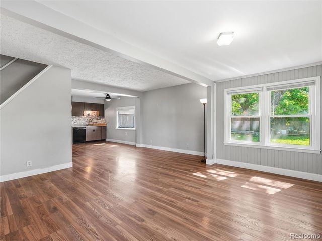 16853 Helen Street, Southgate, MI 48195