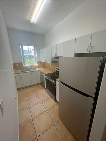 3421 SW 25th St 01, Miami, FL 33133