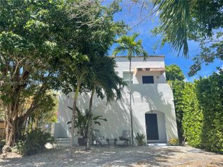 3421 SW 25th St 01, Miami, FL 33133