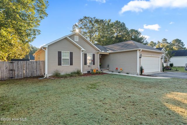 145 Woodgreen Lane, Aberdeen, NC 28315